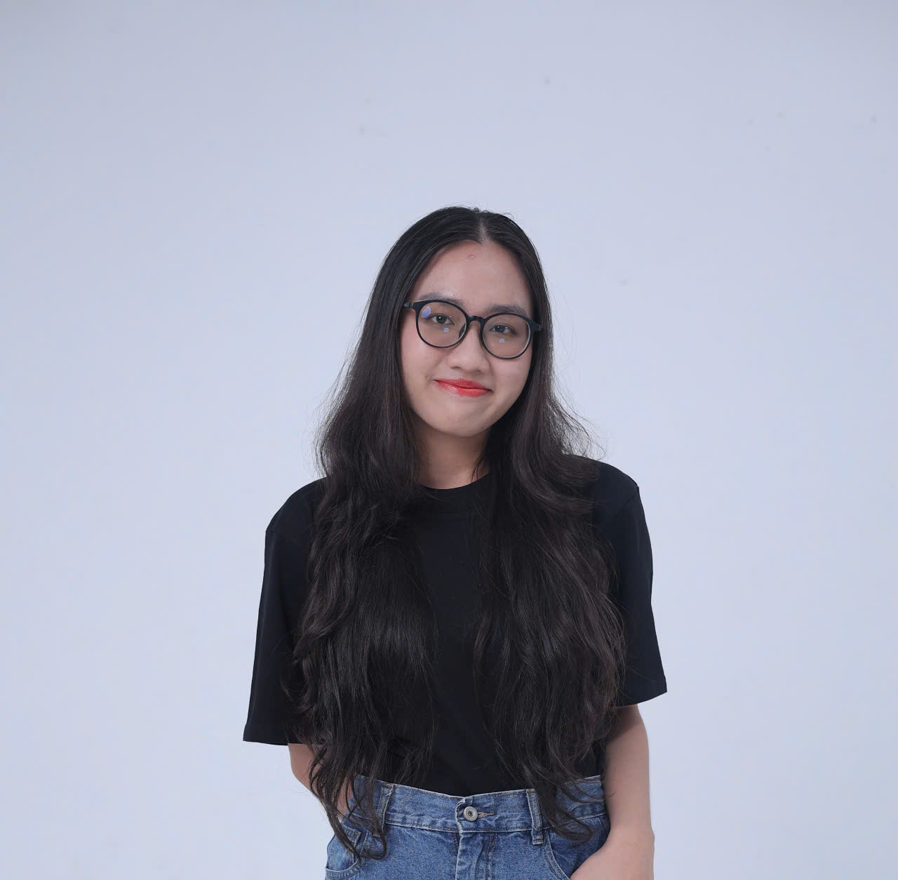 以下对象的个人资料图像 Oanh Nguyen Pham Oanh